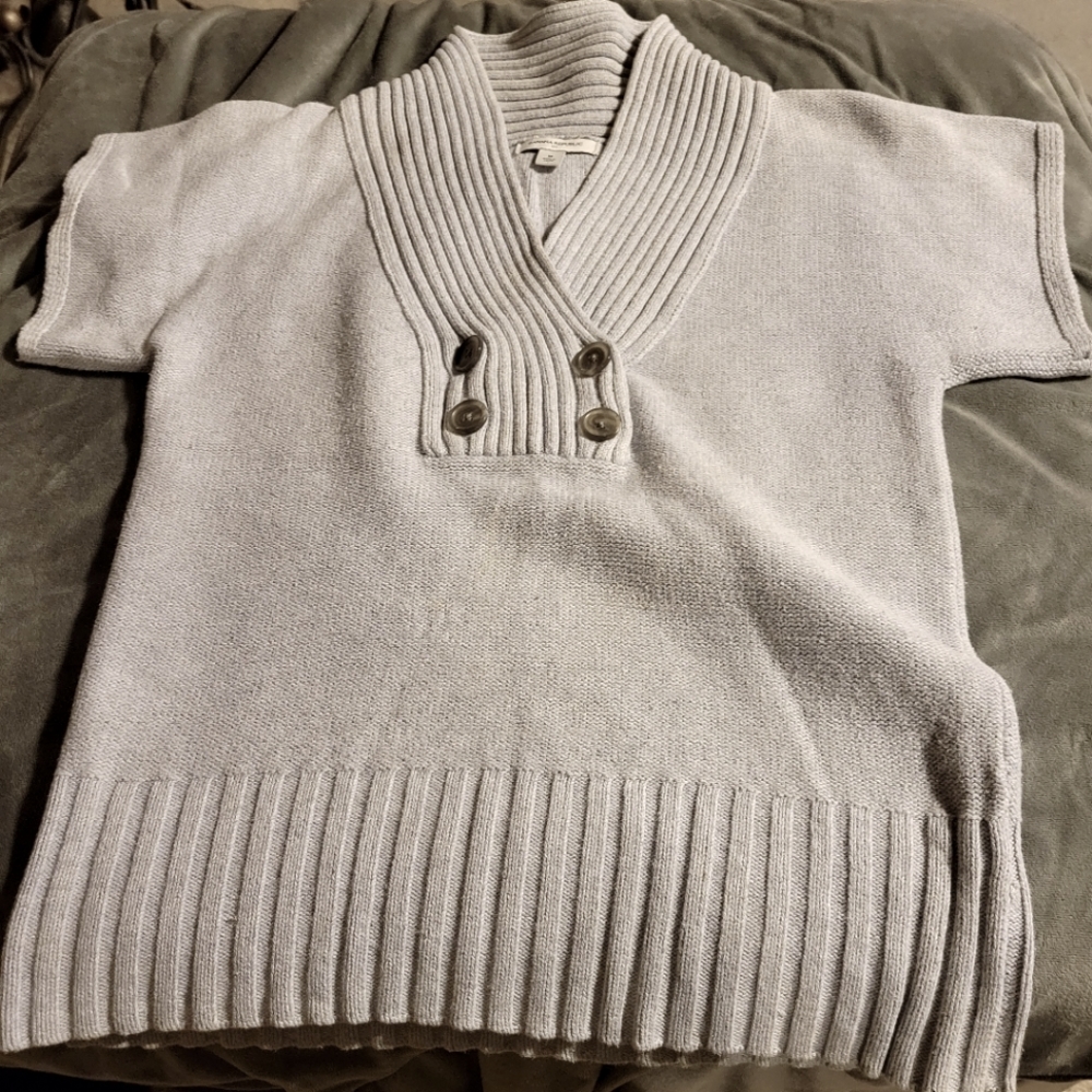 Banana Republic Sweater Women's size medium Grey Short Sleeves